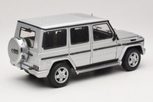 Mercedes G500 W463 LWB Dealer Edition Silver AUTOart 1:18 B66962142 Diecast - image 3 of 8