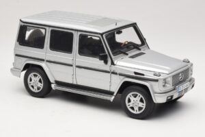 Mercedes G500 W463 LWB Dealer Edition Silver AUTOart 1:18 B66962142 Diecast - image 6 of 8