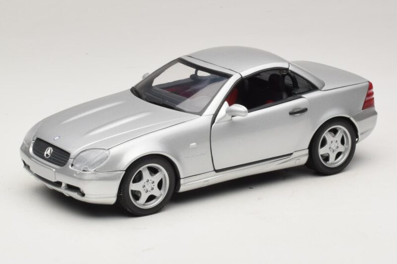 Mercedes SLK230 R170 AMG Roadster Silver UT Models 1:18 Mercedes SLK230 R170 AMG Roadster Silver UT Models 1:18 26152 Diecast