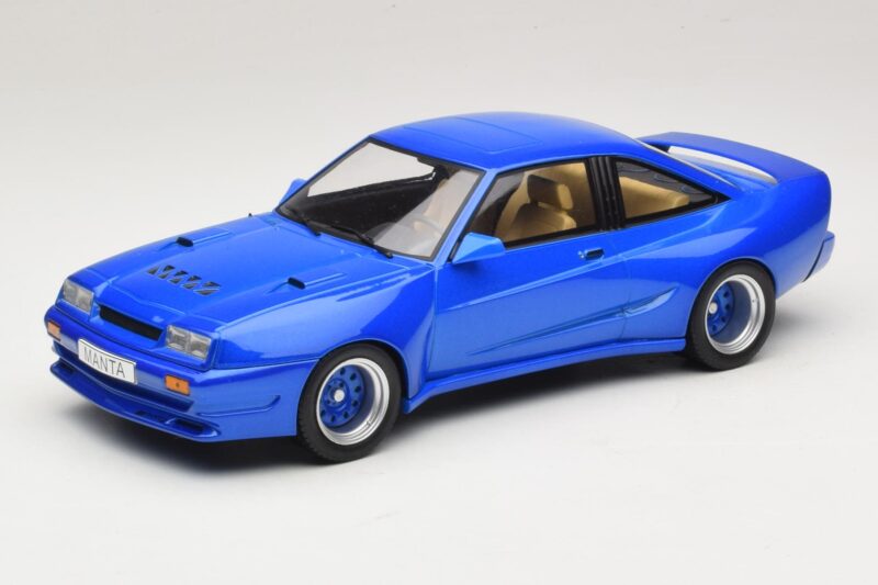 Opel Manta B Blue Metallic MCG 1:18 Opel Manta B Blue Metallic MCG 1:18 MCG18258 Diecast
