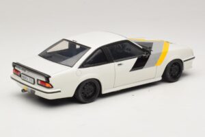 Opel Manta B GT/E White Custom Black Wheels Revell 1:18 08422 Diecast - image 3 of 8
