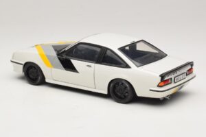 Opel Manta B GT/E White Custom Black Wheels Revell 1:18 08422 Diecast - image 7 of 8