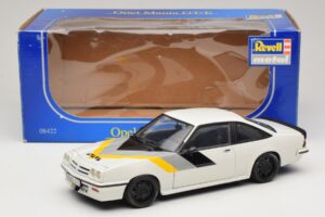 Opel Manta B GT/E White Custom Black Wheels Revell 1:18 08422 Diecast - image 8 of 8
