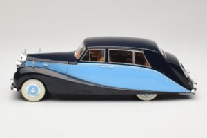 Rolls-Royce Silver Wraith Empress by Hooper Black & Dark Blue MCG 1:18 MCG18051 Diecast - image 3 of 6