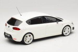 SEAT Leon Cupra R Mk2 White Otto 1:18 OT1332 Resin - image 2 of 6