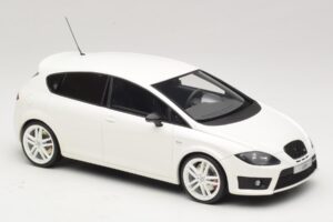 SEAT Leon Cupra R Mk2 White Otto 1:18 OT1332 Resin - image 4 of 6