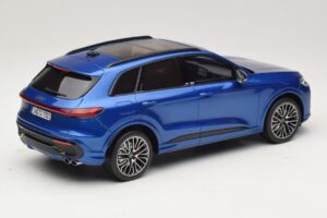 Audi SQ5 FY TFSI Ultra Blue Otto 1:18 OT1281 Resin - image 2 of 6