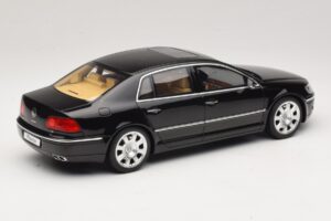Volkswagen Phaeton 3D 6.0 W12 Black Otto 1:18 OT1266 Resin - image 2 of 6