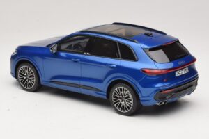 Audi SQ5 FY TFSI Ultra Blue Otto 1:18 OT1281 Resin - image 5 of 6