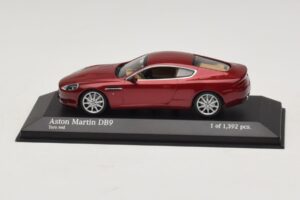 Aston Martin DB9 Red Metallic Minichamps 1:43 Aston Martin DB9 Red Metallic Minichamps 1:43 400137340 Diecast