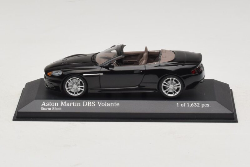 Aston Martin DBS Volante Black Metallic Minichamps 1:43 Aston Martin DBS Volante Black Metallic Minichamps 1:43 400137930 Diecast