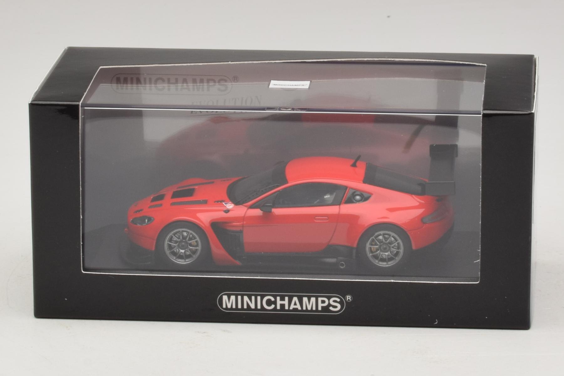 Minichamps Aston Martin V12 Vantage GT3 Red 1:43 2012