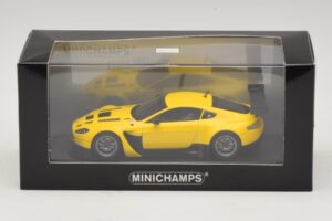 Aston Martin V12 Vantage GT3 Yellow Minichamps 1:43 437121391 Diecast - image 4 of 4
