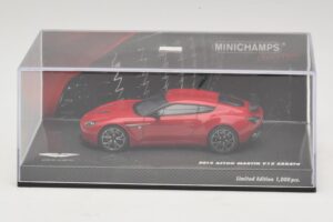 Aston Martin V12 Zagato Red Minichamps 1:43 437137220 Diecast - image 4 of 5