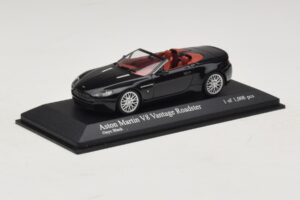 Aston Martin V8 Vantage Roadster Black Metallic Minichamps 1:43 400137431 Diecast - image 2 of 4