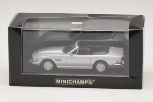 Aston Martin V8 Volante Silver Minichamps 1:43 400137601 Diecast - image 4 of 4