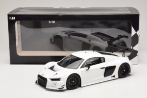 Audi R8 LMS Ultra White 2015 Minichamps 1:18 153151100 Diecast - image 6 of 6