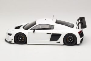 Audi R8 LMS Ultra White 2015 Minichamps 1:18 153151100 Diecast - image 3 of 6