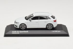 Audi S3 8V Sportback White Minichamps 1:43 Audi S3 8V Sportback White Minichamps 1:43 437013010 Diecast