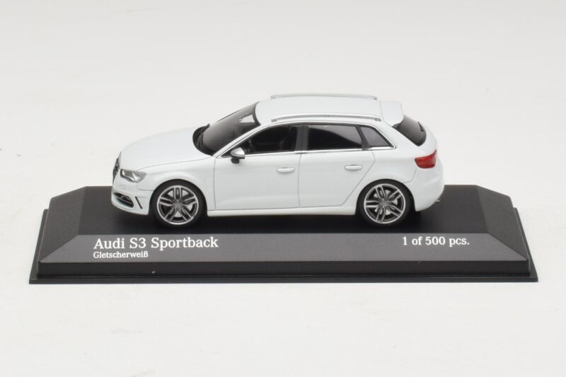 Audi S3 8V Sportback White Minichamps 1:43 Audi S3 8V Sportback White Minichamps 1:43 437013010 Diecast