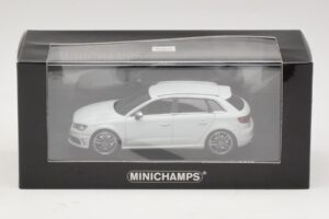 Audi S3 8V Sportback White Minichamps 1:43 437013010 Diecast - image 4 of 4
