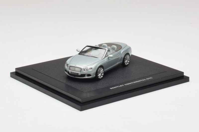 Bentley Continental GTC Light Grey Metallic Minichamps 1:43 Bentley Continental GTC Light Grey Metallic Minichamps 1:43 BL907 Diecast