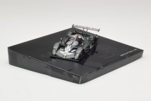 Bentley EXP Speed 8 LMP900 #8 A. Wallace / B. Leitzinger 24 Hours of Le Mans 2002 Minichamps 1:43 403021308 Diecast - image 2 of 4