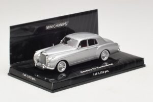 Bentley S1 Continental Silver Minichamps 1:43 436139552 Diecast - image 2 of 4