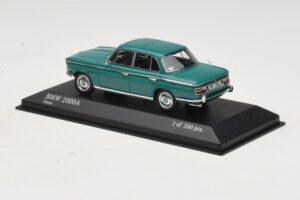BMW 2000A Green Minichamps 1:43 437023001 Diecast - image 3 of 4
