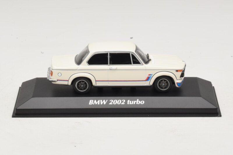 BMW 2002 Turbo White Maxichamps 1:43 BMW 2002 Turbo White Maxichamps 1:43 940022201 Diecast