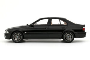 BMW M5 E39 Black Sapphire Metallic Otto 1:18 OT1338 Resin - image 3 of 4
