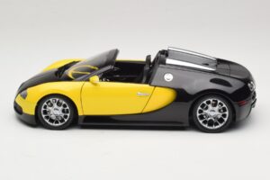 Bugatti Veyron Grand Sport Black Lemon Minichamps 1:18 100110831 Diecast - image 4 of 8