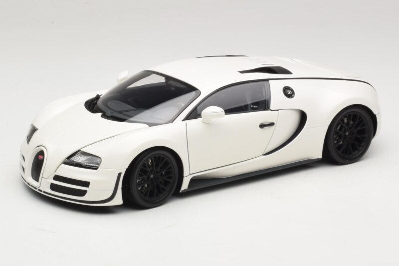 Bugatti Veyron Super Sport White Minichamps 1:18 Bugatti Veyron Super Sport White Minichamps 1:18 100110844 Diecast