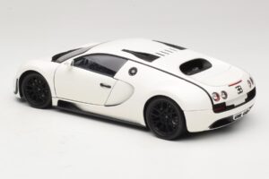 Bugatti Veyron Super Sport White Minichamps 1:18 100110844 Diecast - image 7 of 8
