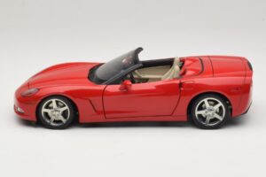 Chevrolet Corvette C6 Convertible Red AUTOart 1:18 71221 Diecast - image 4 of 8