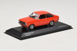 Ford Escort Mk2 Spanish Red Minichamps 1:43 400084100 Diecast - image 2 of 4