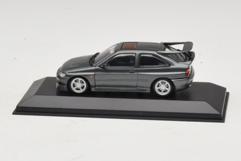 Ford Escort RS Cosworth Dark Green Metallic Minichamps 1:43 Ford Escort RS Cosworth Dark Green Metallic Minichamps 1:43 430086300 Diecast