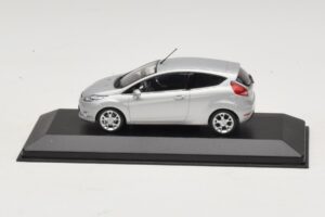 Ford Fiesta Mk7 Moondust Silver Metallic Minichamps 1:43 403088003 Diecast
