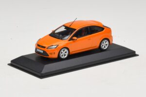 Ford Focus ST Mk2 Electric Orange Minichamps 1:43 400087302 Diecast - image 2 of 4