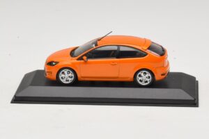 Ford Focus ST Mk2 Electric Orange Replacement Box Minichamps 1:43 400087302-R1 Diecast