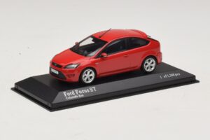 Ford Focus ST Mk2 Red Minichamps 1:43 400087301 Diecast - image 2 of 4