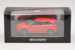 Ford Focus ST Mk3 Red Minichamps 1:43 410081001 Diecast - image 4 of 4