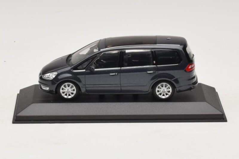 Ford S-Max Dark Grey Metallic Minichamps 1:43 Ford S-Max Dark Grey Metallic Minichamps 1:43 400085400-P1 Diecast