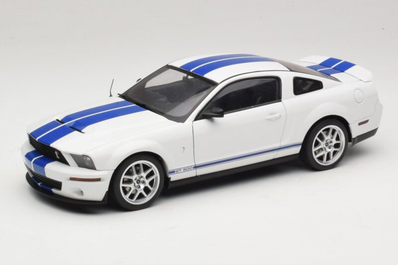 Ford Shelby Cobra GT500 Concept White with Blue Stripe AUTOart 1:18 Ford Shelby Cobra GT500 Concept White with Blue Stripe AUTOart 1:18 73052 Diecast