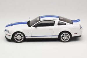 Ford Shelby Cobra GT500 Concept White with Blue Stripe AUTOart 1:18 73052 Diecast - image 4 of 8