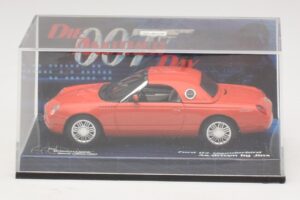 Ford Thunderbird Die Another Day Minichamps 1:43 045132 Diecast - image 4 of 5