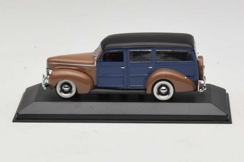 Ford V8 De Luxe Woody Station Wagon Brown Blue Minichamps 1:43 Ford V8 De Luxe Woody Station Wagon Brown Blue Minichamps 1:43 400082112 Diecast
