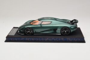 Koenigsegg Regera Green Tinted Carbon FrontiArt 1:18 AS010-110 Resin - image 3 of 7