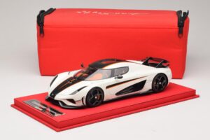 Koenigsegg Regera White with Black Carbon FrontiArt 1:18 REMC043 Resin - image 7 of 7