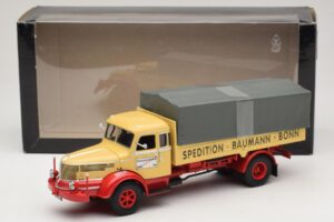 Krupp Titan Flatbed Truck Baumann Bonn Minichamps 1:43 439069025 Diecast - image 6 of 6